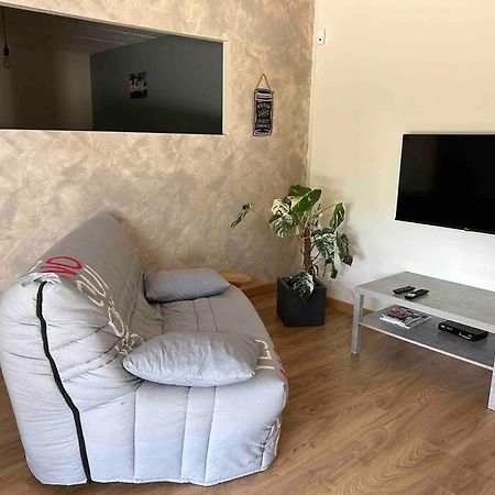 Au Coeur Des Bois Apartman Saint-Germain-du-Salembre Kültér fotó