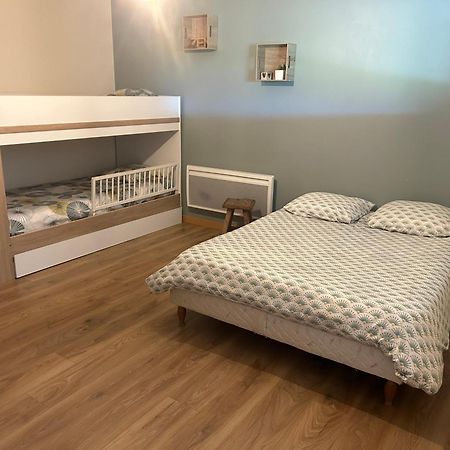 Au Coeur Des Bois Apartman Saint-Germain-du-Salembre Kültér fotó