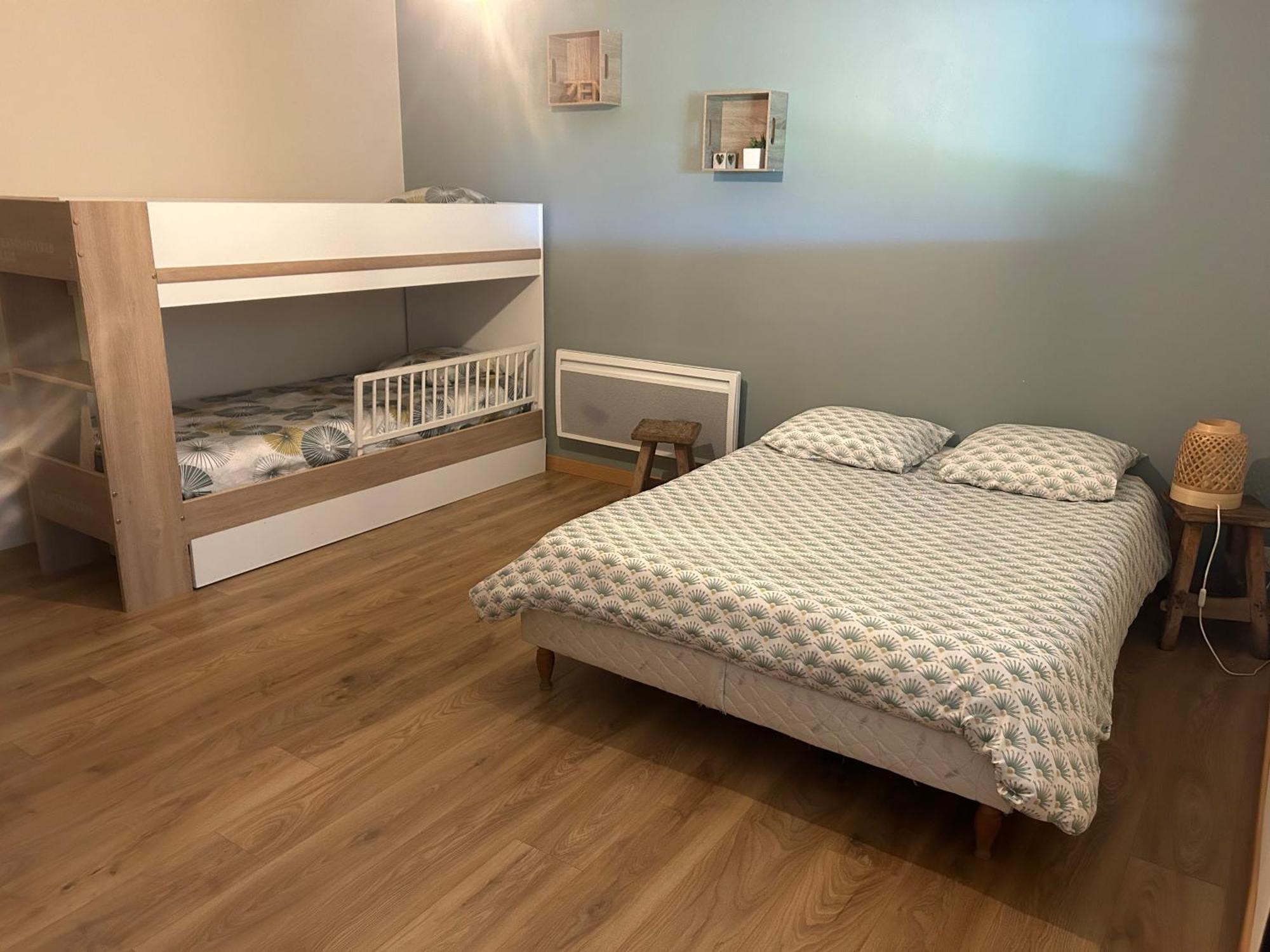 Au Coeur Des Bois Apartman Saint-Germain-du-Salembre Kültér fotó